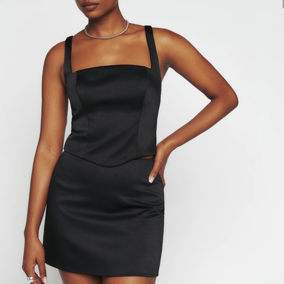 Reformation Vancouver Two Piece in Black NWT Sz 10 - Picture 2 of 6